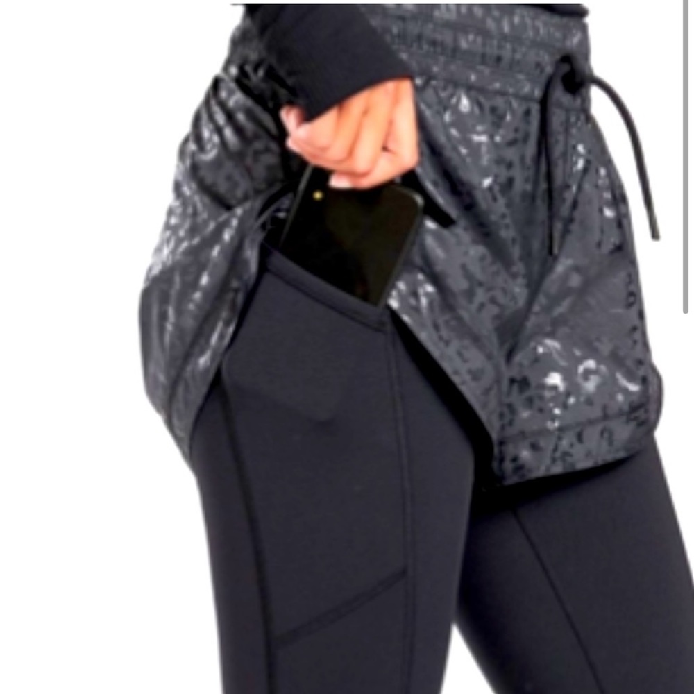 ATHLETA Rainier 2 in 1 Tight. Navy. XSP
